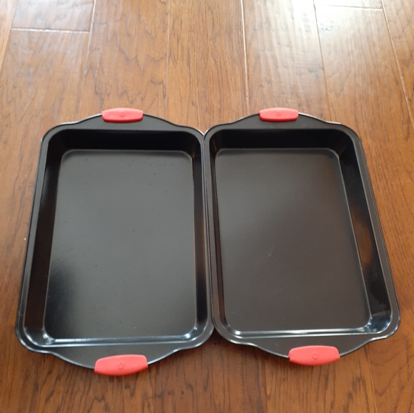 GORGEOUS Pair of Non Stick 12